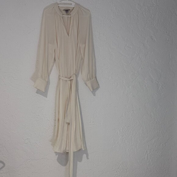 H&M Dresses & Skirts - H&M Off White Long Elegant Party Dress w Belt Size S M - Worn Once
